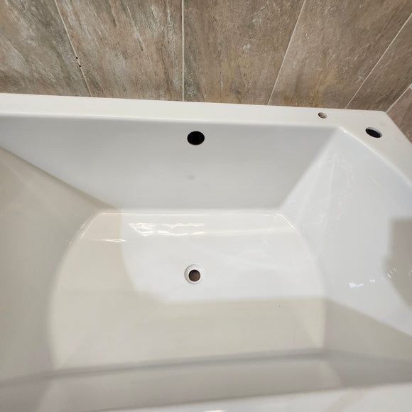 Primula Alcove 65 x 35 Built In Bathtub White 4066AA1 Floormodel Clearance as is M10