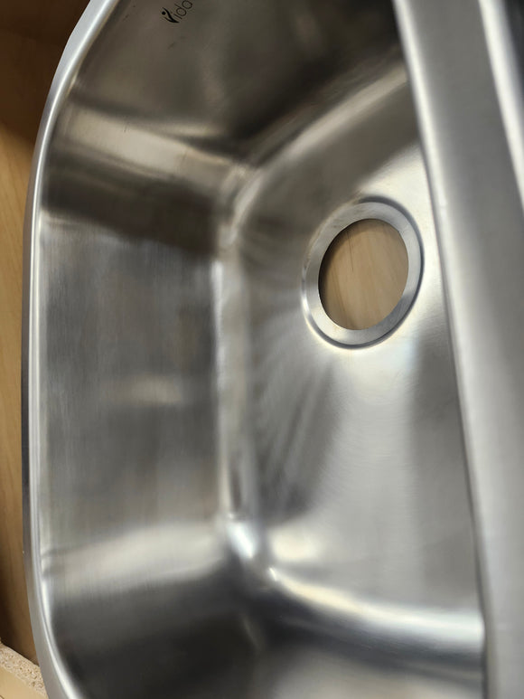 Vida Kitchen Undermount 29 x 19 Floormodel Clearance stainless Steel As is etobicoke
