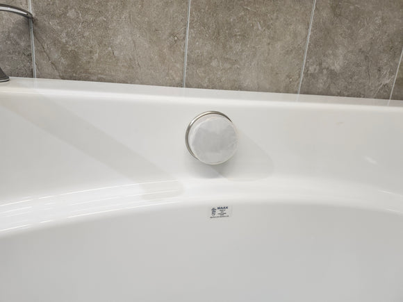 Maax Tub 72 x 36 Arofeel optik white floormodel clearance as is m6