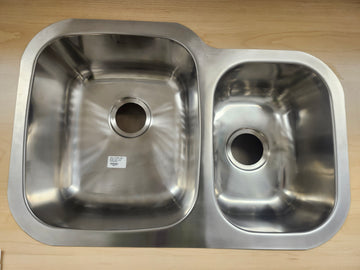 Vida Axes 27" x 19" Stainless Steel Round Undermount Kitchen Sink Floormodel Clearance