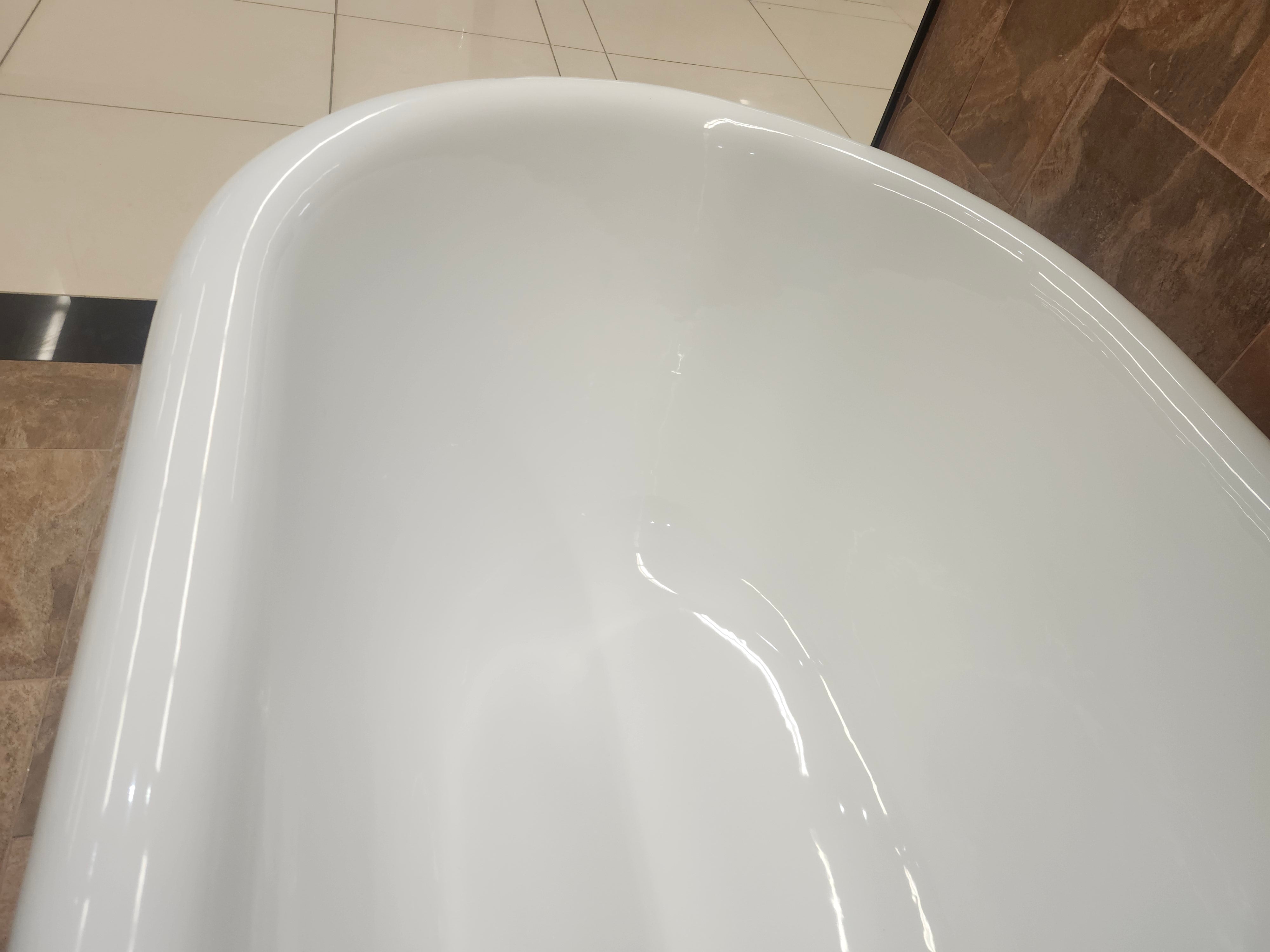 Clawfoot 67x30 Dual Freestanding Bathtub (No Feet) (as is)