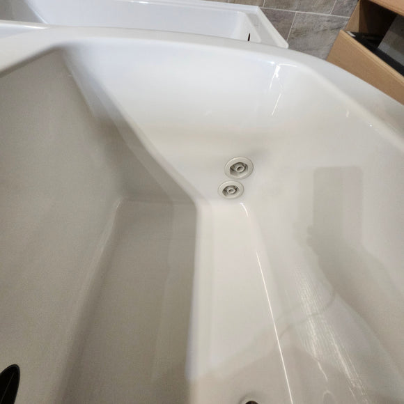 Maax Eterne 72 x 36 True Whirlpool Bathtub Floormodel Clearance As is Samor M10 101317100