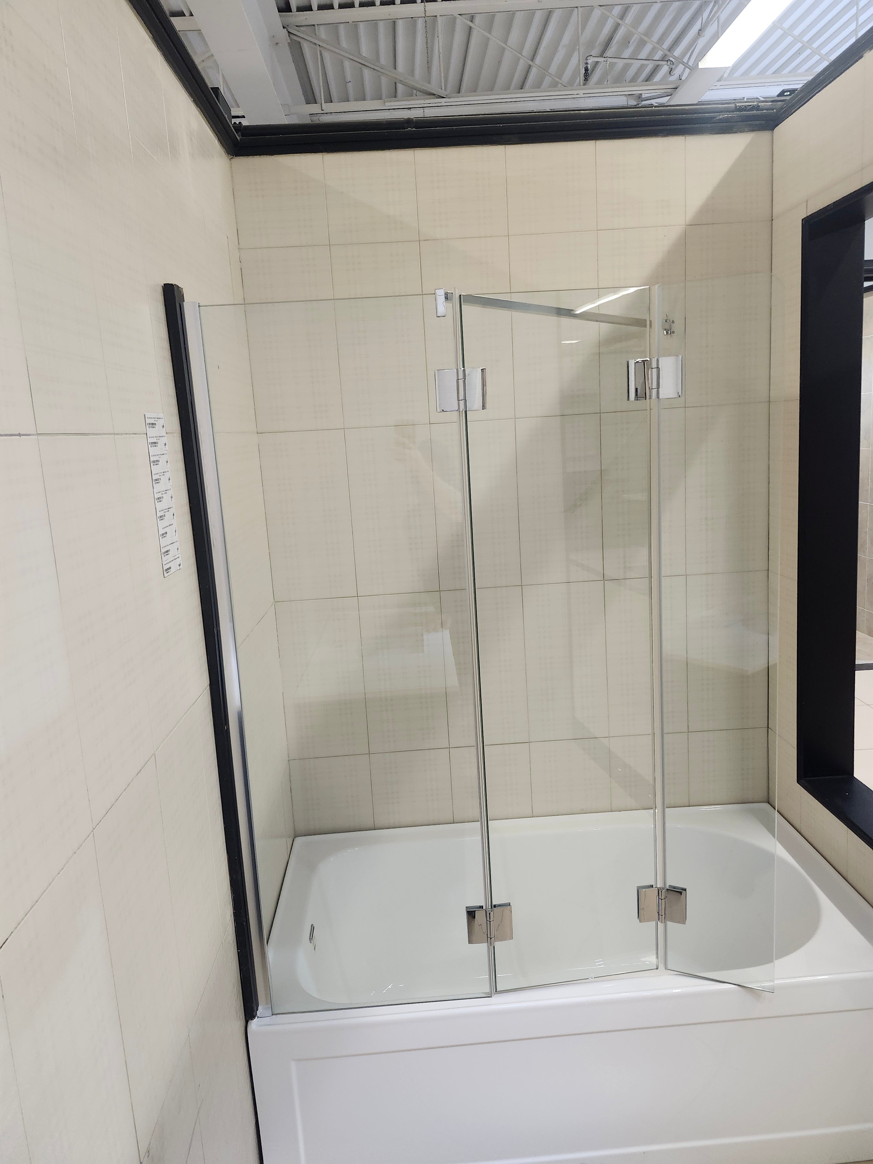 Modus Tub Door 60" high and 60x32 built in vida bathtub (as is) - 0