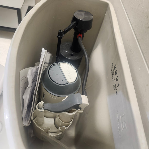 American Standard Boulevar 1pc Elongated Dual Flush Right Height 2891200020 Toilet Floormodel as is m5