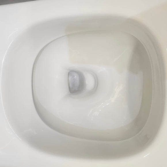 Kohler 2pc Elongated Toilet with Seat Floormodel Clearance as is K4472 K4308  I12