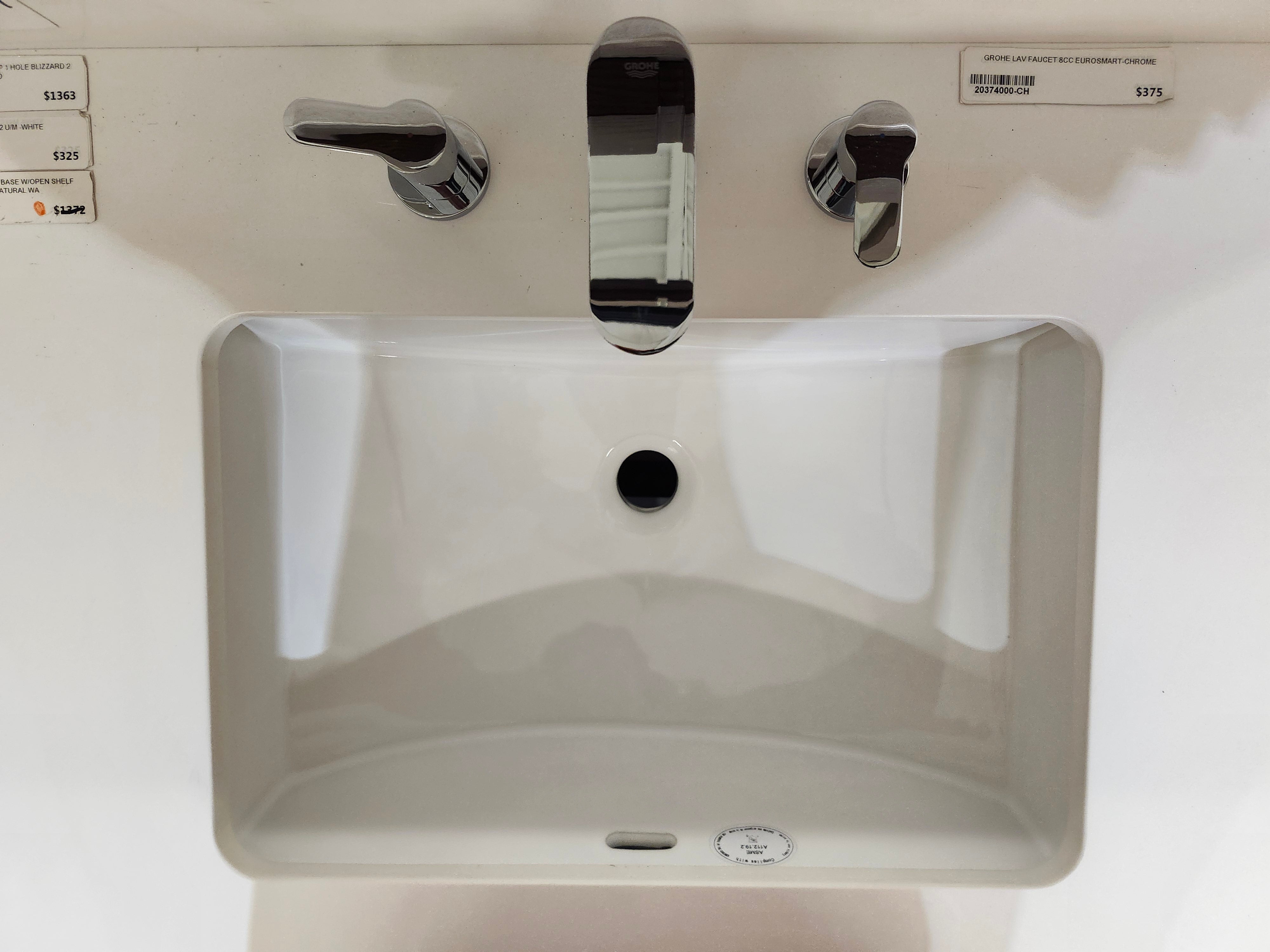 30" Fairmount Windwood Vanity & Countertop Combo with Mirror (as is)