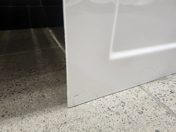 Aura Alcove Tub with Skirt Floormodel Clearance with Skirt Left Hand Drin As is 60 x 32 forma