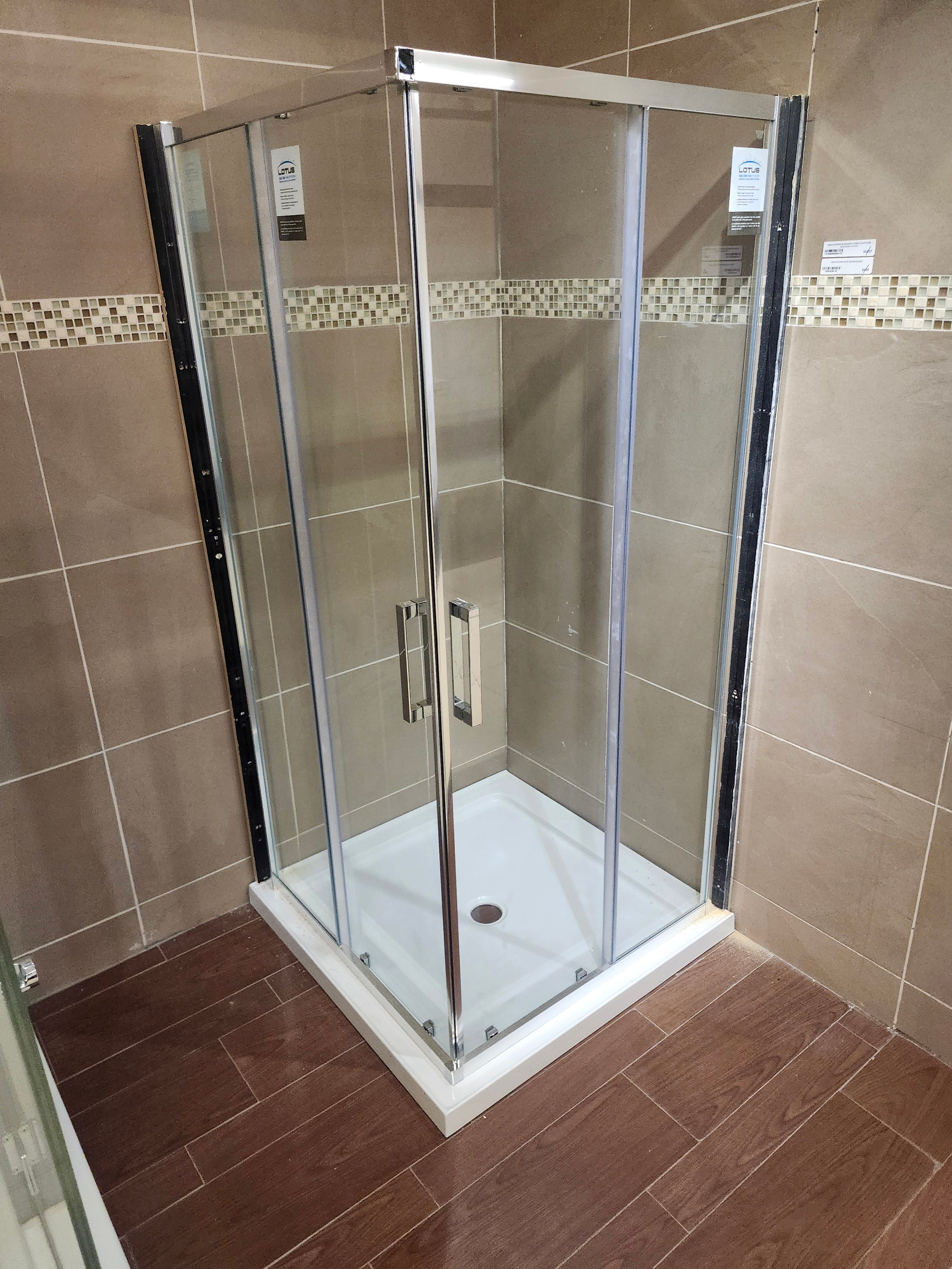 Maax 36" shower door square corner and vida shower base combo (as is)