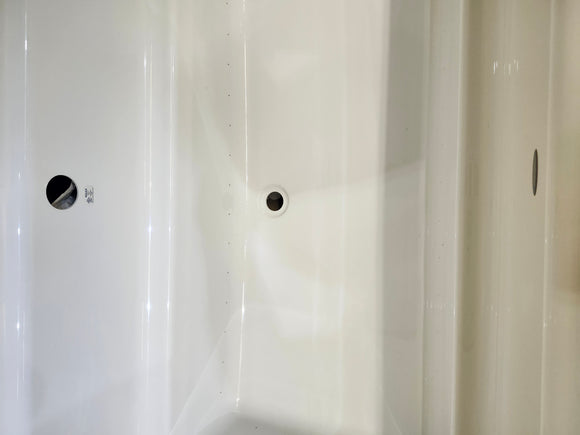 Maax Free standing Air Tub 70" x 42" k14