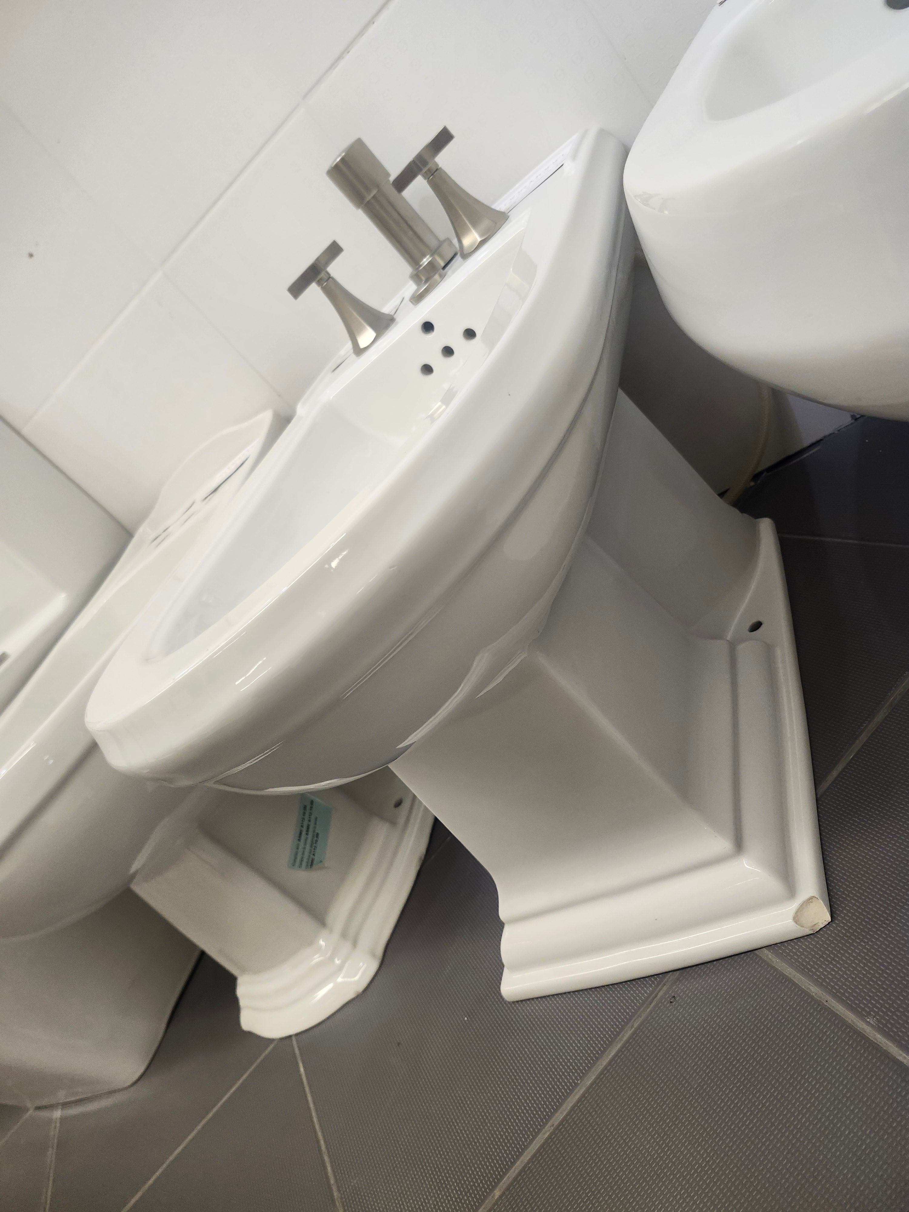 Kohler Memoirs White Bidet with Brush Nickel Hardware (as is)