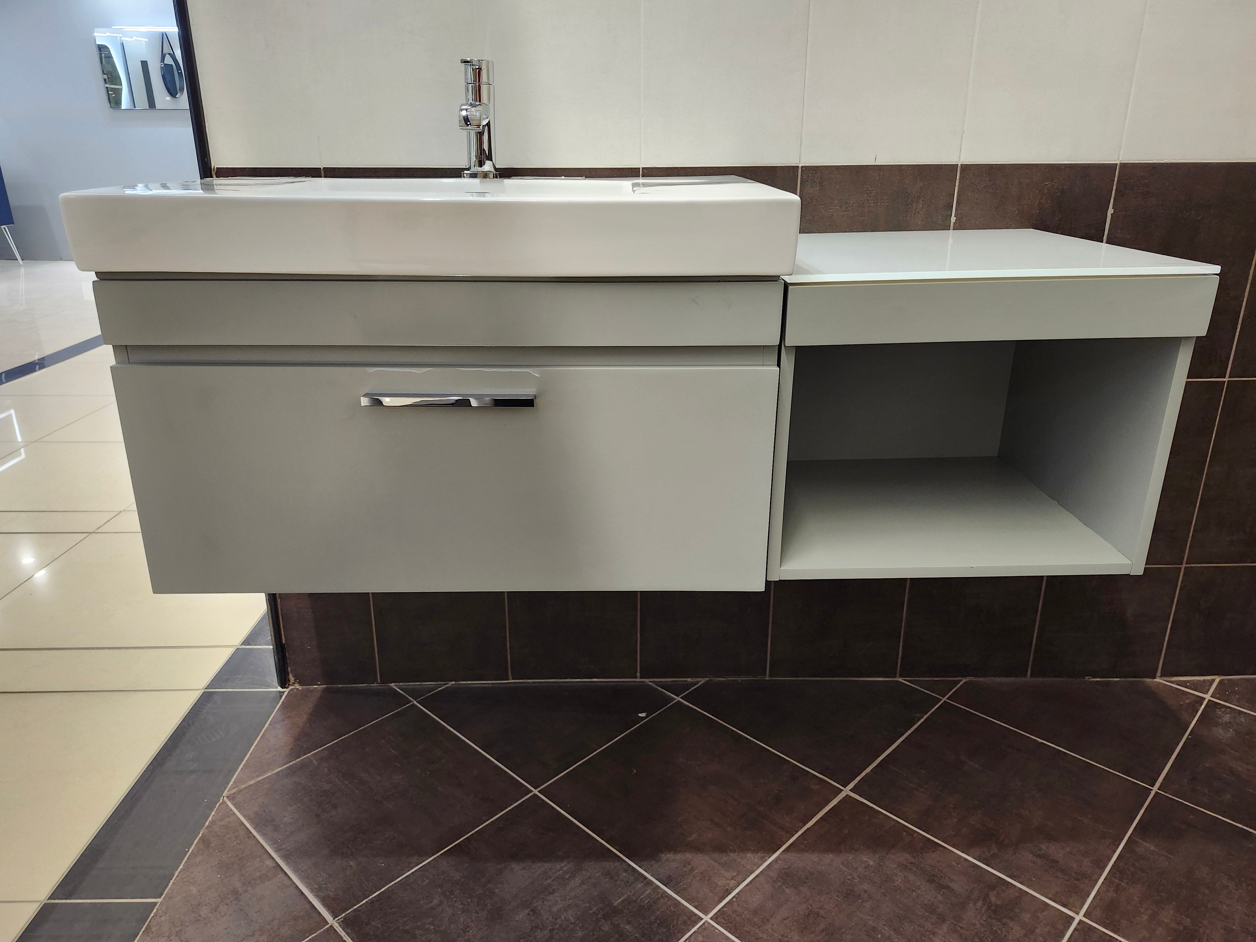 30" Fairmont Design Vanity & Countertop Combo with Bridge (as is) - 0