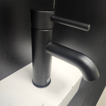 Vida Dax Single Hole Matte Black Faucet Floormodel Clearance Sold as is (153)