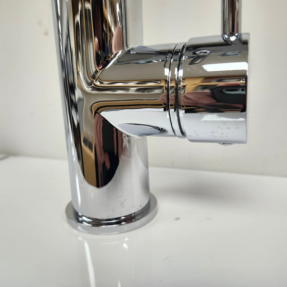 Single Hole Bathroom Faucet with Lever Handle Floormodel As Is