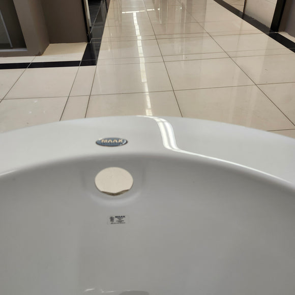 Maax 72 x 36 Arofeel Aigo 102788055 Built in Tub Aquabrass Roman Deck Faucet Volare F1018 Combo Floormodel Clearance M8