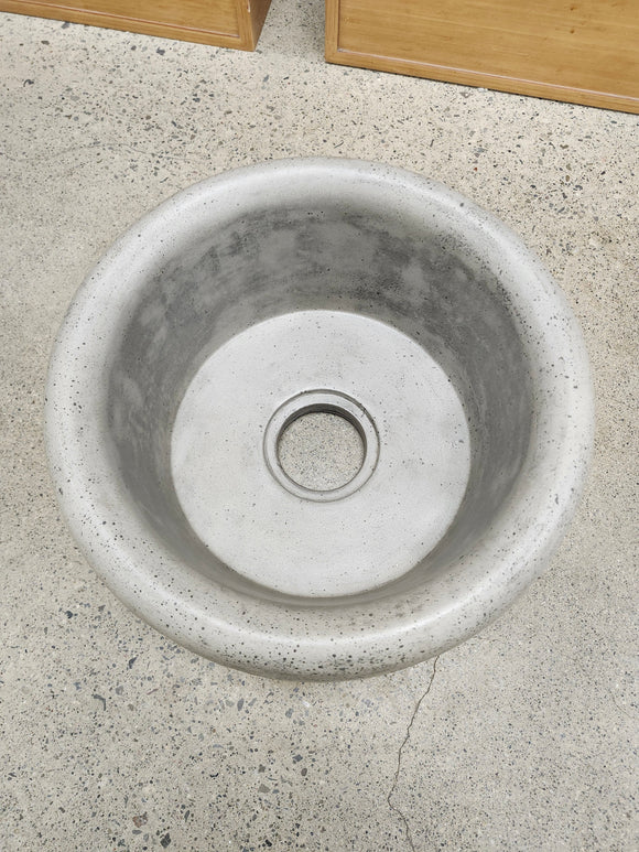 Native Trails 16 inch round drop bar sink Floormodel Clearance As is Etobicoke pozo