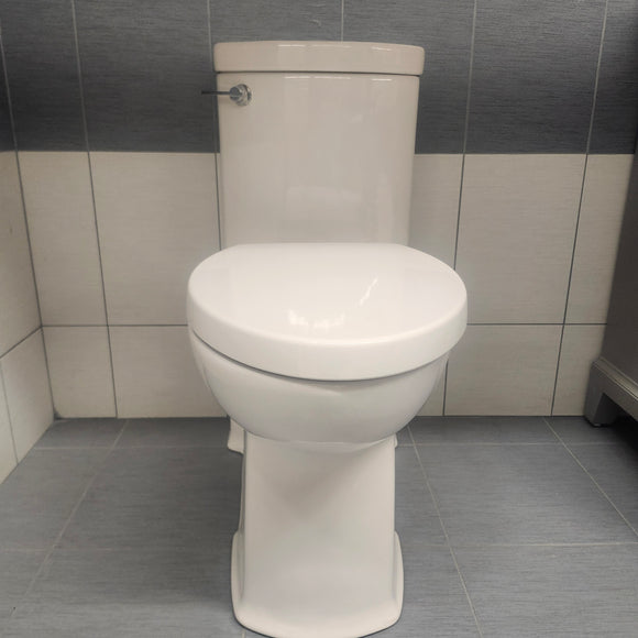 American Standard Boulevard Elongated Right Heigh 4.8lt White Toilet Floormodel Clearance as is J10