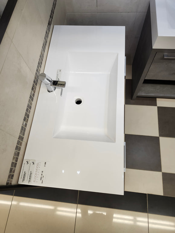 Aura Vero 39" Vanity Base and Top combo (as is)