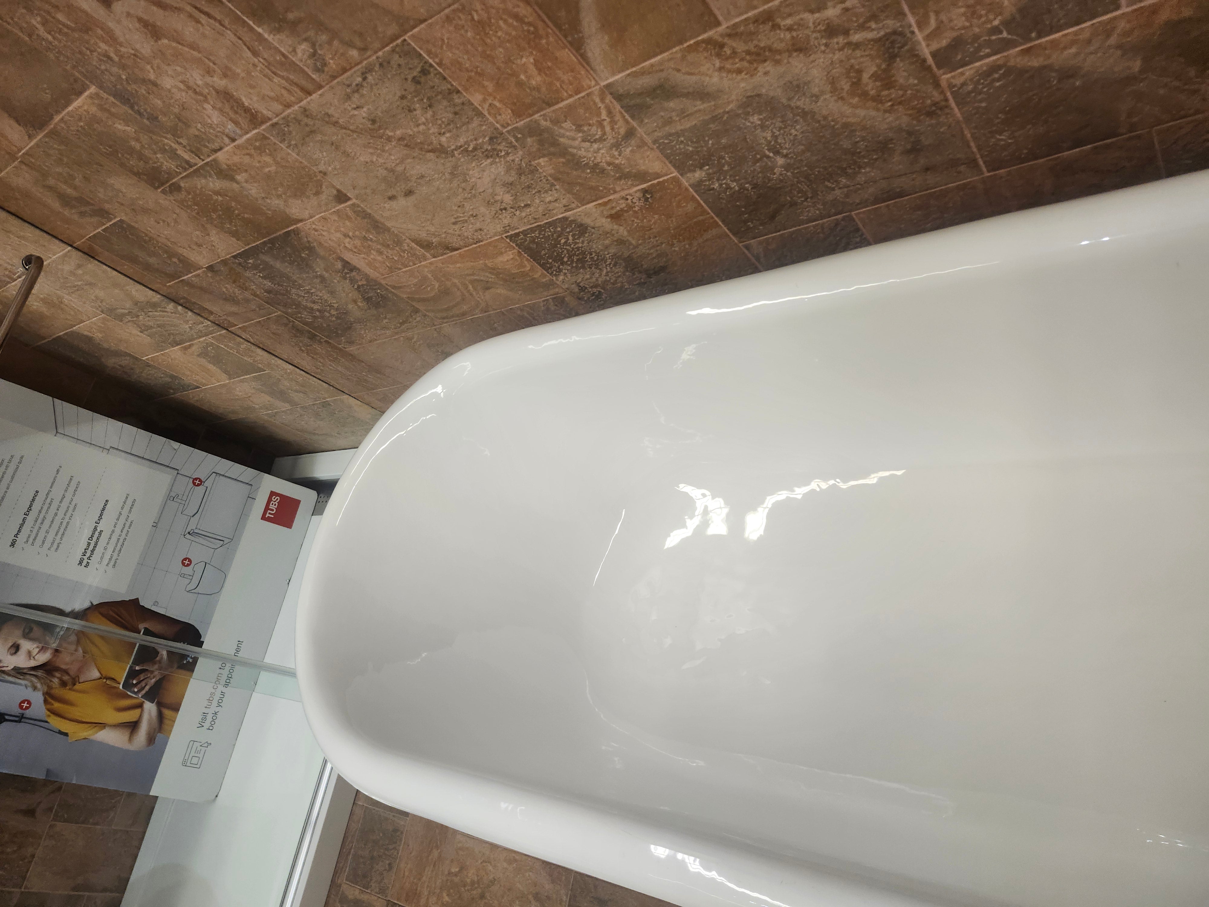 Clawfoot 67x30 Roll Top Freestanding Bathtub (No Feet) (as is)