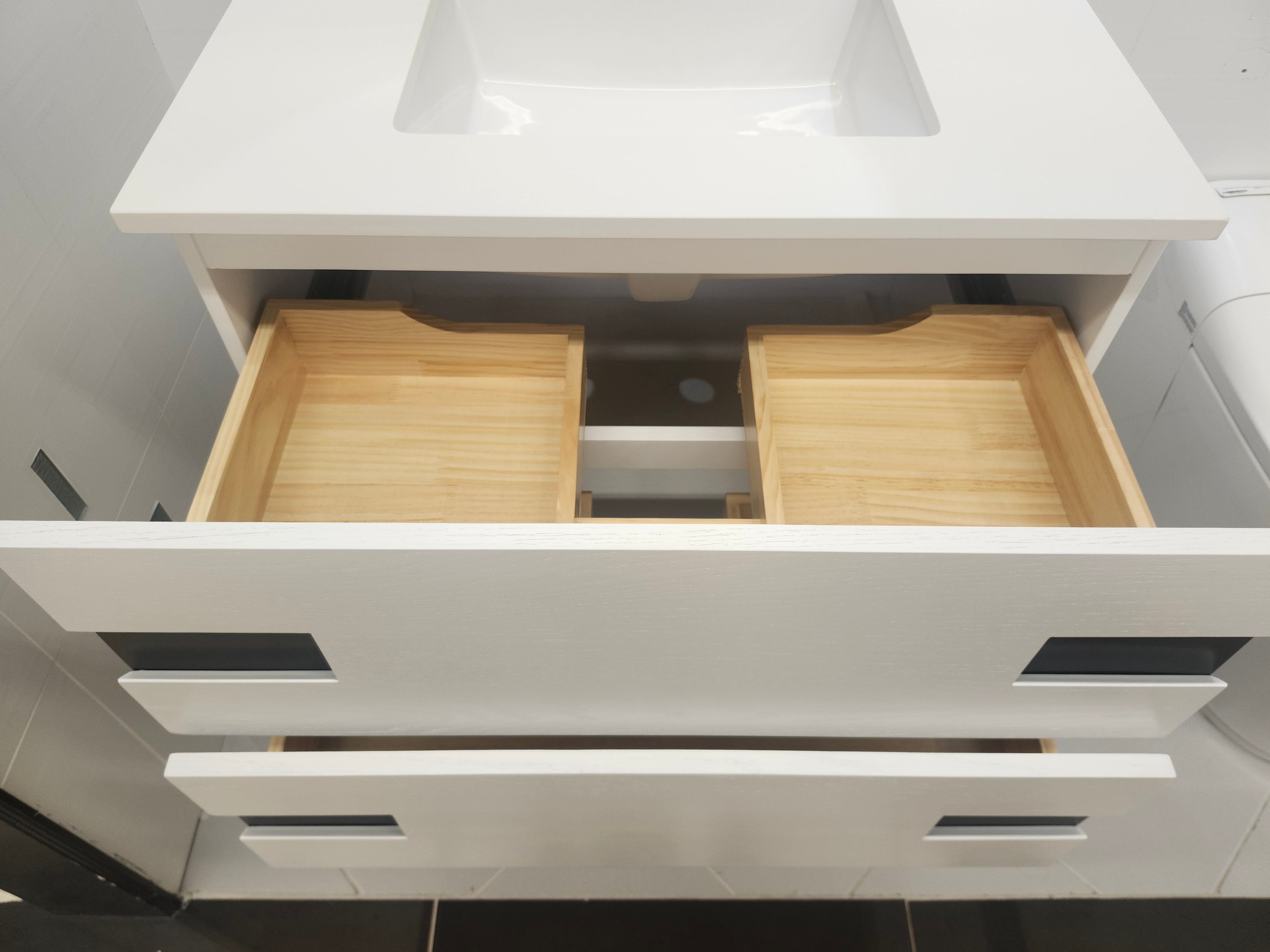 Vida Turin 31" White/Black Vanity with Countertop Combo (as is)