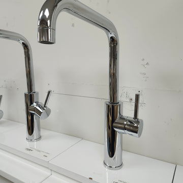 Kitchen Elongated Faucet Lever Handle Floormodel Clearance As Is
