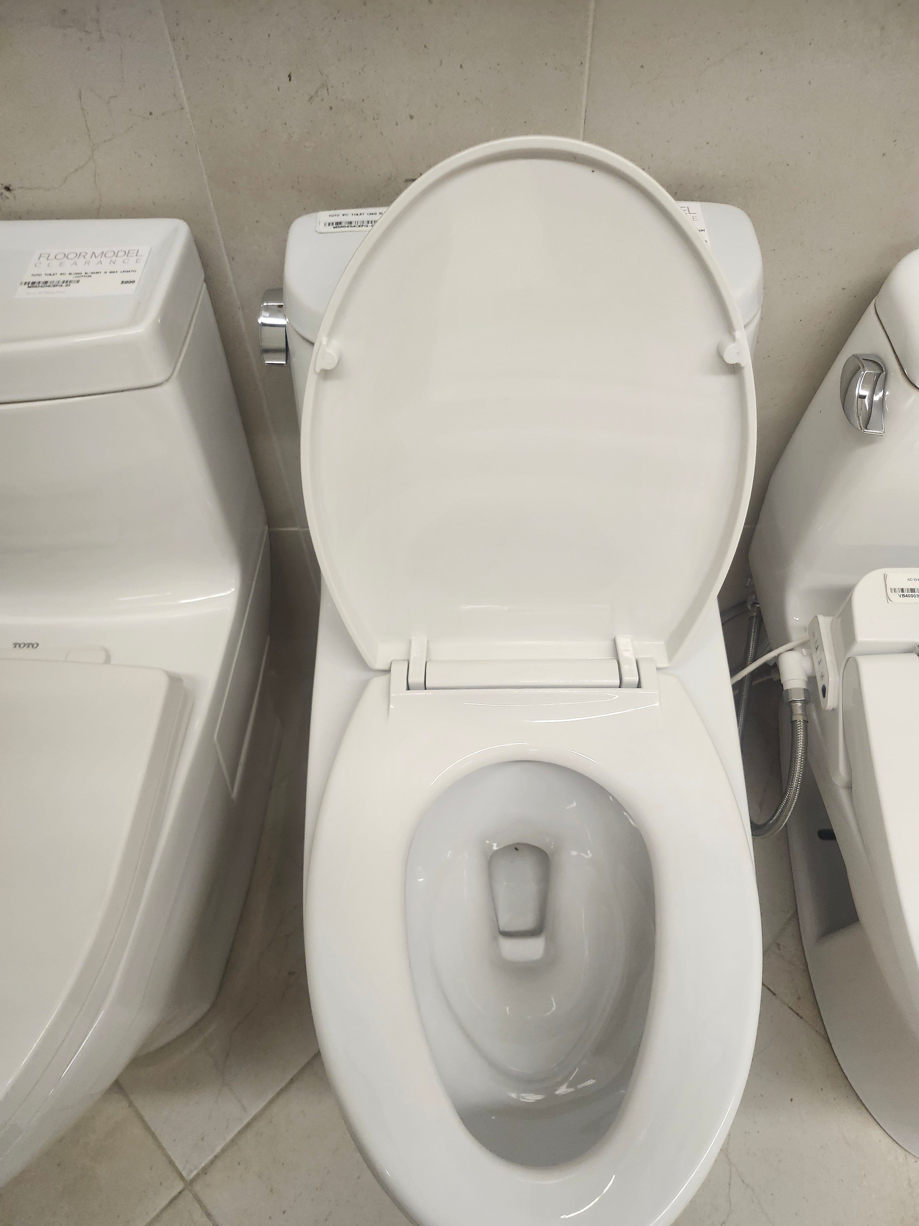Toto Ultramax 2 Elongated Toilet (as is) - 0