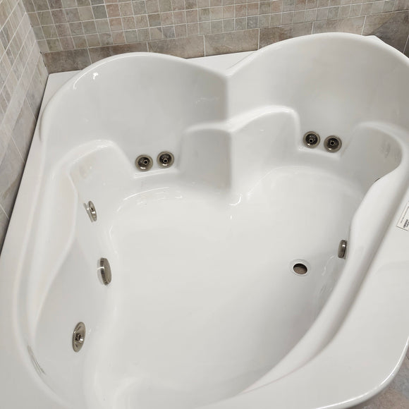 Sherlic Whirlpool System 60 x 60 Vaentino Built in Bathtub Brushed nickel Hardware Floormodel as is Clearance m8