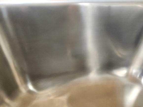 Vida Undermount Kitchen Sink 32 x 19 2 Bowl Floormodel Clearance