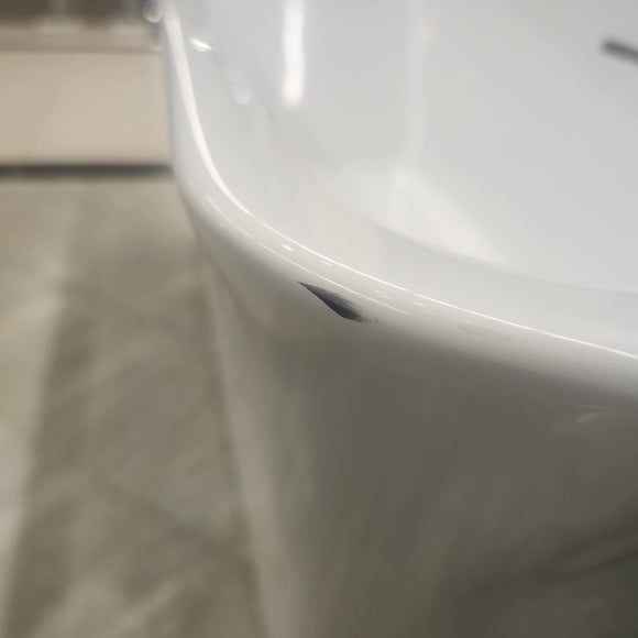 Rubi Eve 67 x 30 Freestanding Bathtub Floormodel Clearance as is M4
