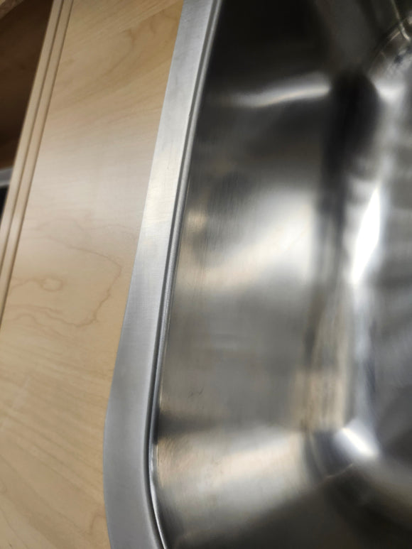 Vida Axes 27" x 19" Stainless Steel Round Undermount Kitchen Sink Floormodel Clearance