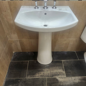 Kohler Pedestal 23 x 19 2pc Combo 8cc holes Floormodel Sold as is (H17) K2363 K2364