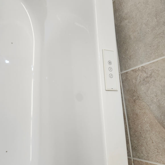 Duravit Sharck Drop In 74 3/4 x 35 1/4 Air Jet Freestanding Bathtub Floormodel Clearance As is M8