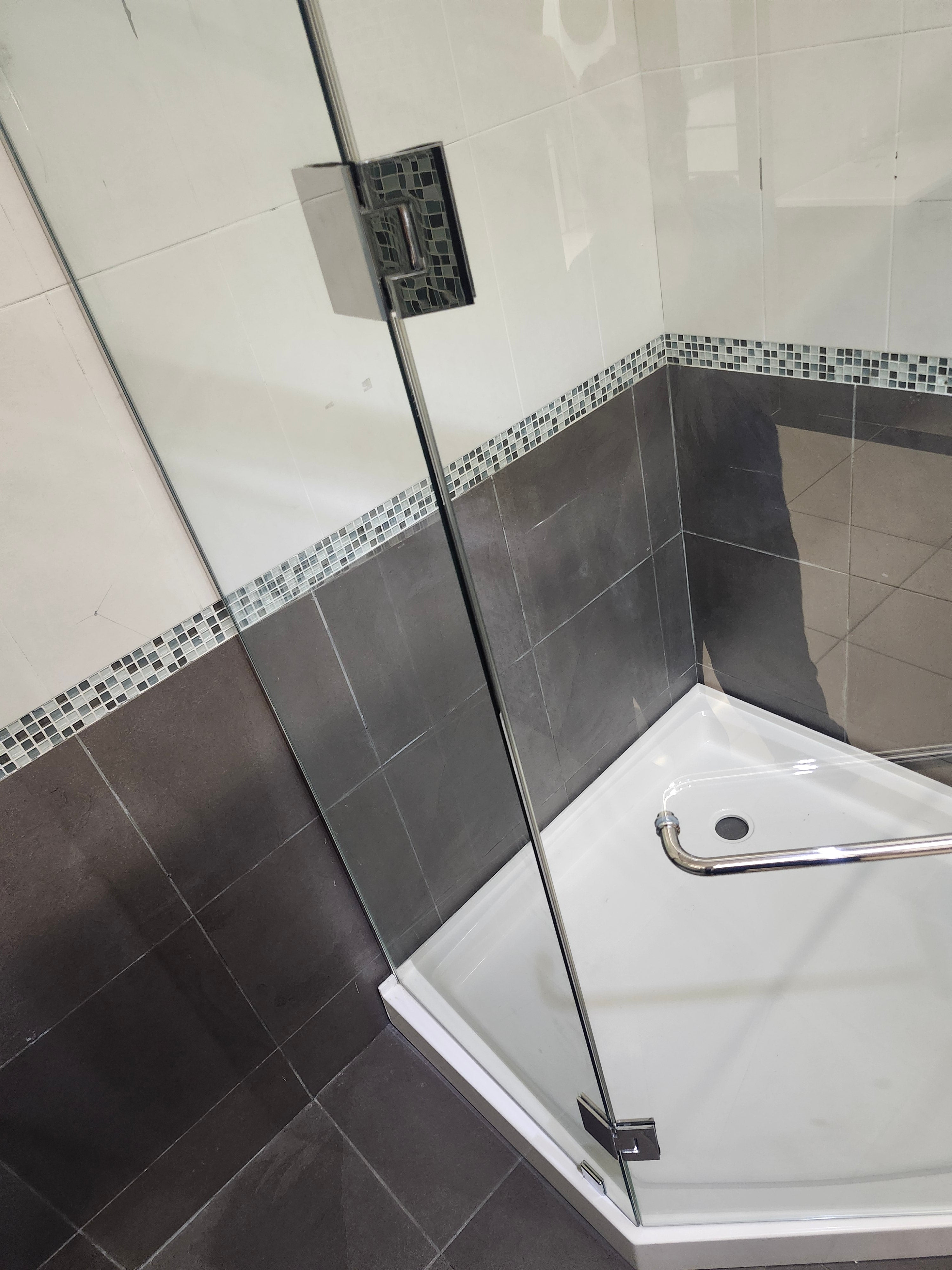 D&M Neo Angle Shower Door and Shower Base Combo (as is) - 0