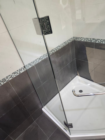 D&M Neo Angle Shower Door and Shower Base Combo (as is) k2 - 0