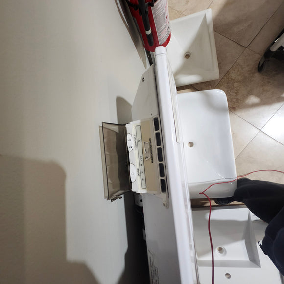 Convectair Heater 23x23 1000 W 240V Allegro Duo White Floormodel Clearance As is i15