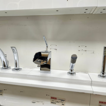 Aquabrass Love Me 2pc Roman Deck Tub Filler With Hand Shower Floormodel Sold as is