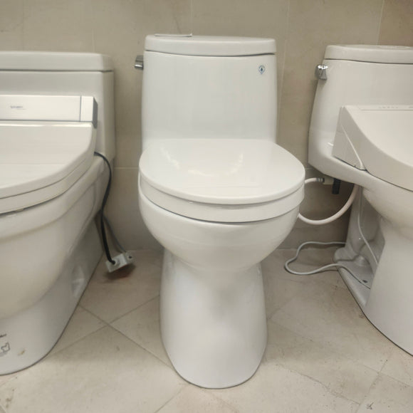Toto Carlyle II Elongated Skirted 1pc Toilet with Seat Floormodel Clearance as is CST614CEFGA4 SS124 I8