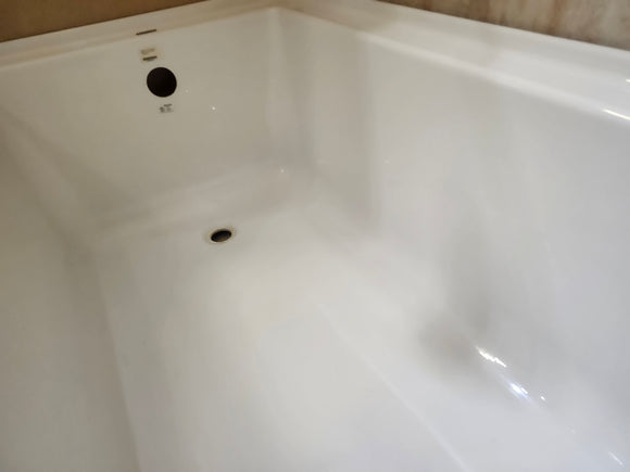 Maax 60 x 32 built in bathtub and Fleurco Tub Shield (as is) 42